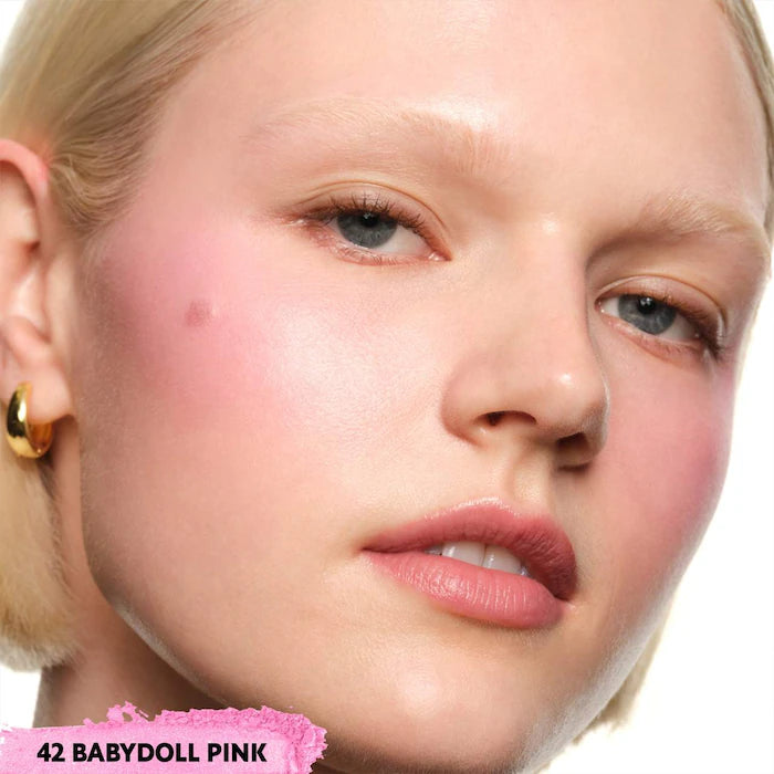 Yves Saint Laurent
Make Me Blush 24H Buildable Powder Blush Color: 42 Babydoll Pink - cool baby pink satin