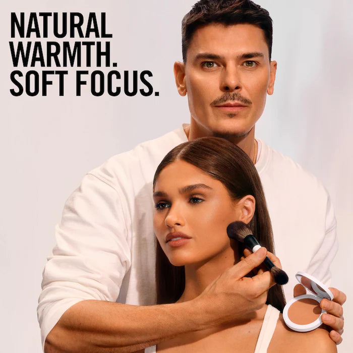 MAKEUP BY MARIO
SoftSculpt® Talc-Free Blurring Bronzer Color: Light Medium