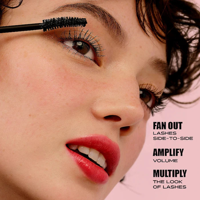 Benefit Cosmetics
Fan Fest Fanning & Volumizing Mascara Color: Hyper Black