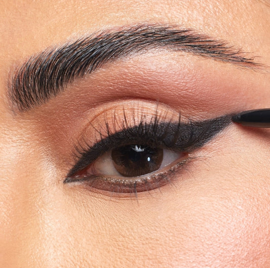 Huda Beauty Creamy Kohl Longwear Eye Pencil Color: Very Vanta - extreme black