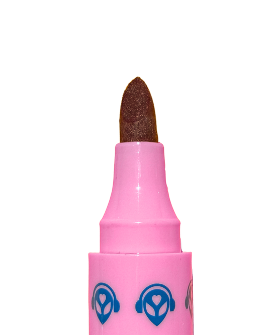 Love + Craft + Beauty
New Wave Nude Tubular Lip Tint Shade: Neutral Brown