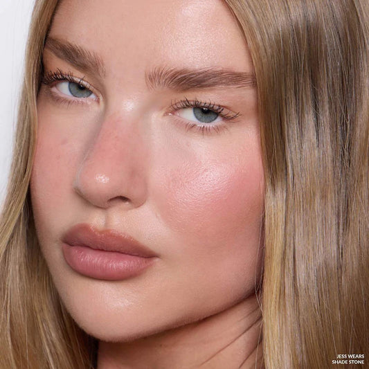 REFY
Lip Blur Lip Liner Color: Stone - light beige brown