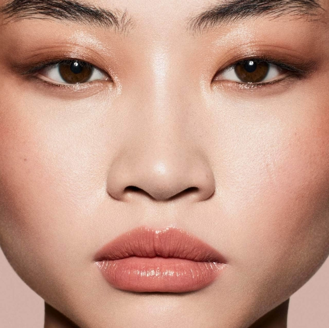 Fenty Beauty by Rihanna
Gloss Bomb Stix High-Shine Gloss Stick Color: Fenty Glow - rose tan