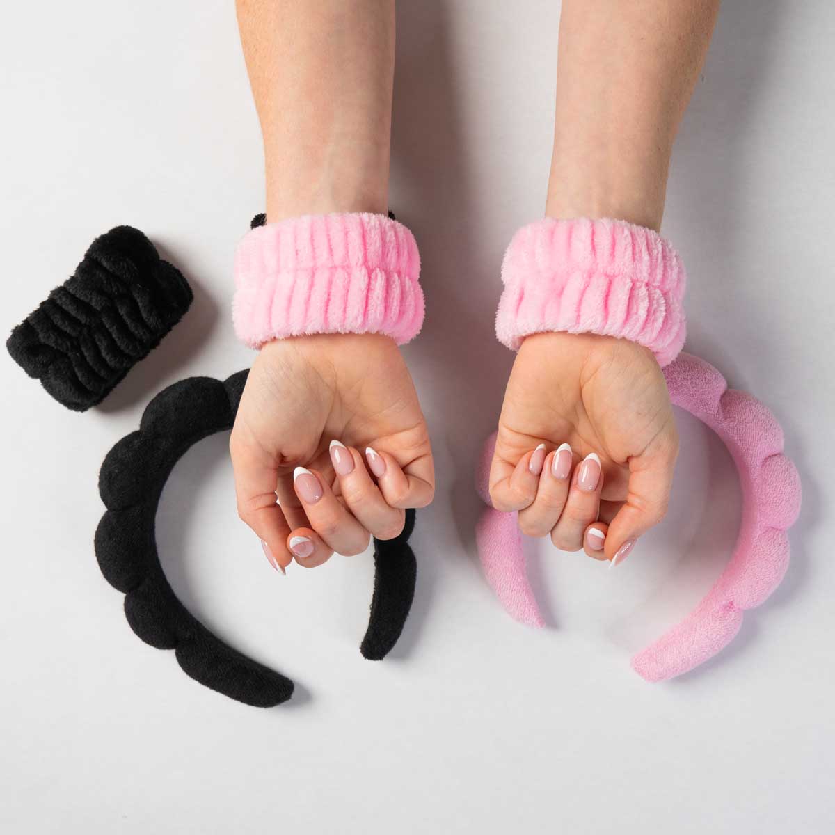 ARIA BEAUTY
Headband & Wristband Beauty Set in Pastel Pink
