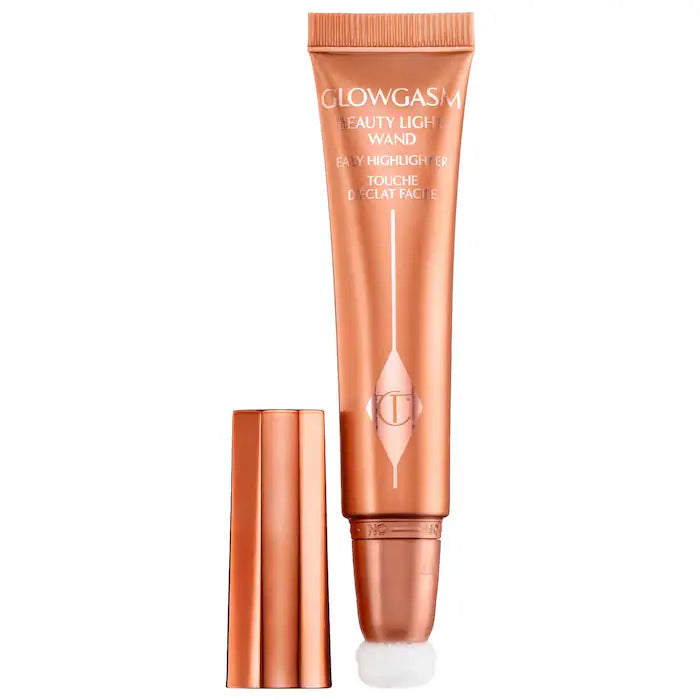 Charlotte Tilbury
Beauty Highlighter Wand Color: Peachgasm - peach highlight