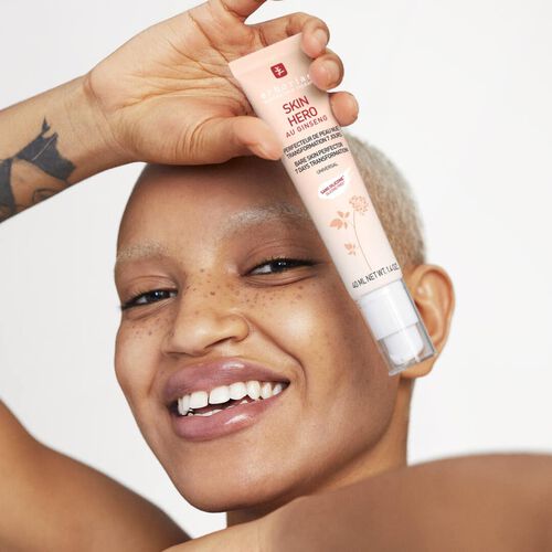 Erborian Skin Hero – Bare skin perfector
Non-tinted bare skin perfector: smooths, blurs and illuminates 15ml