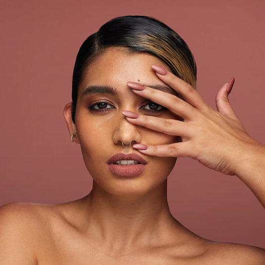 HUDA BEAUTY
Liquid Matte Ultra-Comfort Transfer-proof Lipstick Trendsetter - brown nude