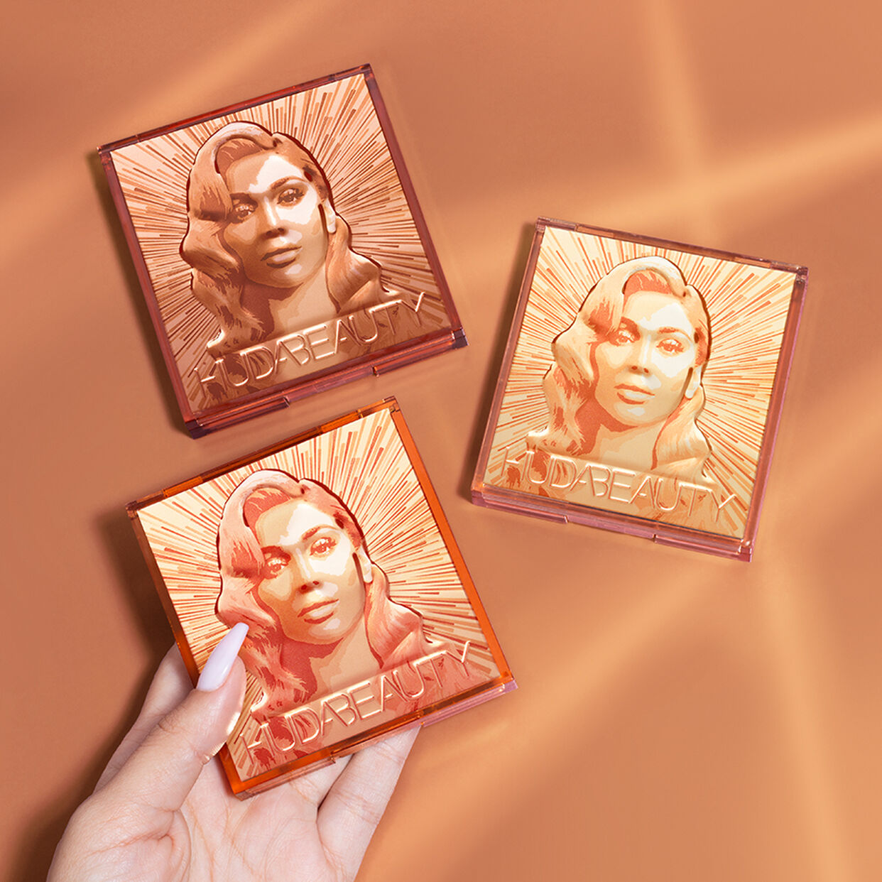 HUDA BEAUTYMini Glow Obsessions Highlighter Face Palette Medium