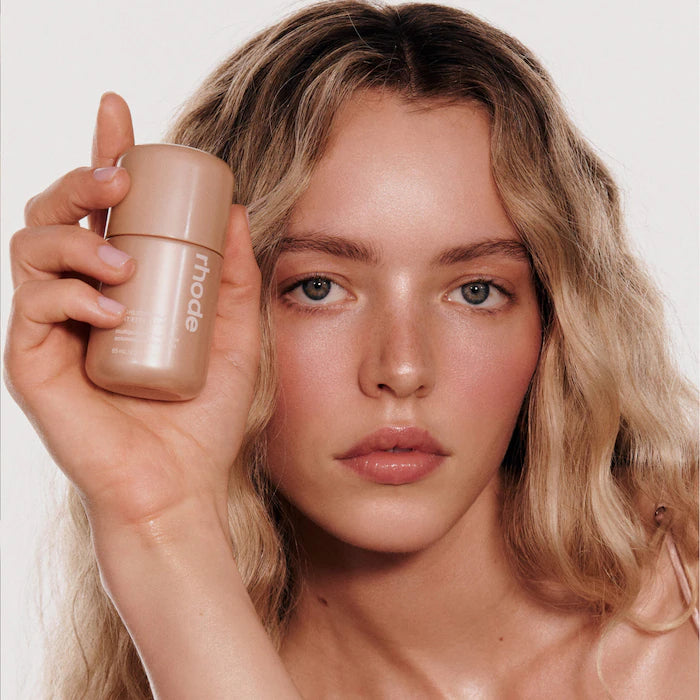 rhode 
Highlight Milk Multipurpose Luminizer Color: 02 - pearly champagne