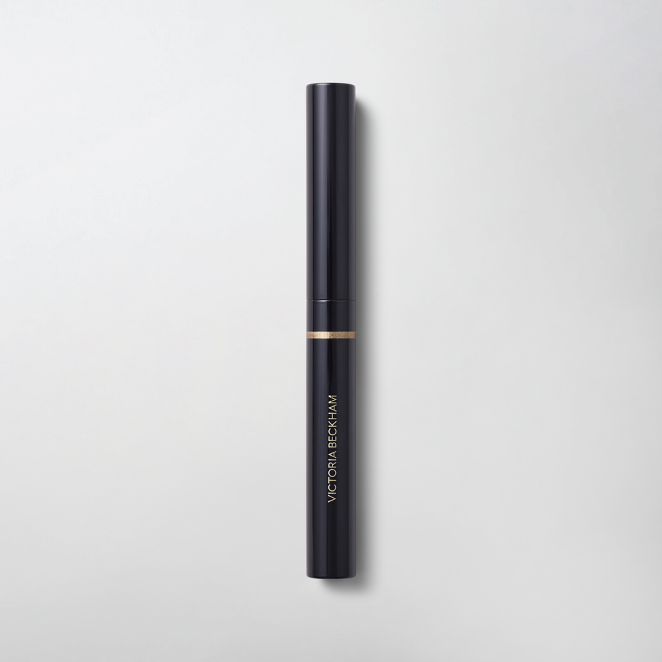 Victoria Beckham Longwear Eyeshadow Stick Shade Oyster - a shimmery pearl