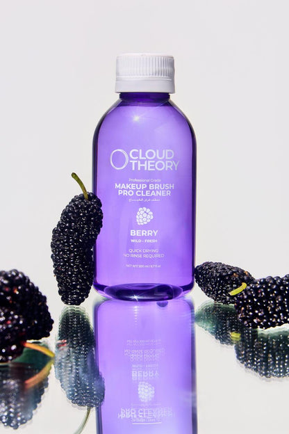 Cloud Theory 
Brush Cleaner Berry 200ml