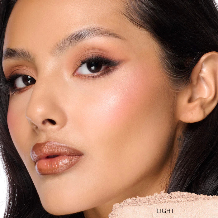 ONE/SIZE by Patrick Starrr 
Bouclé Silk Airbrushed Talc-Free Finishing Powder Color: Light - light, neutral undertones