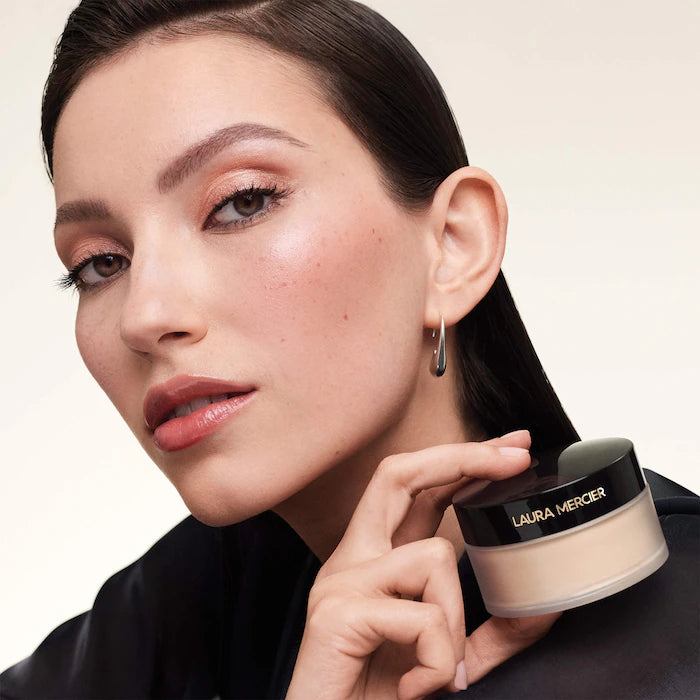 Laura Mercier 
Indulgent Icons Translucent Loose Powder & Velour Puff Duo Gift Set