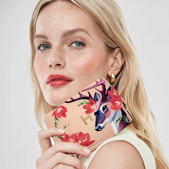 Hourglass 
Ambient Lighting Edit Unlocked Palette Color: Deer