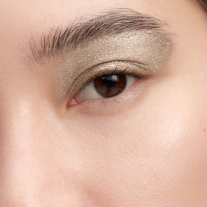 Victoria Beckham Longwear Eyeshadow Stick Shade Oyster - a shimmery pearl