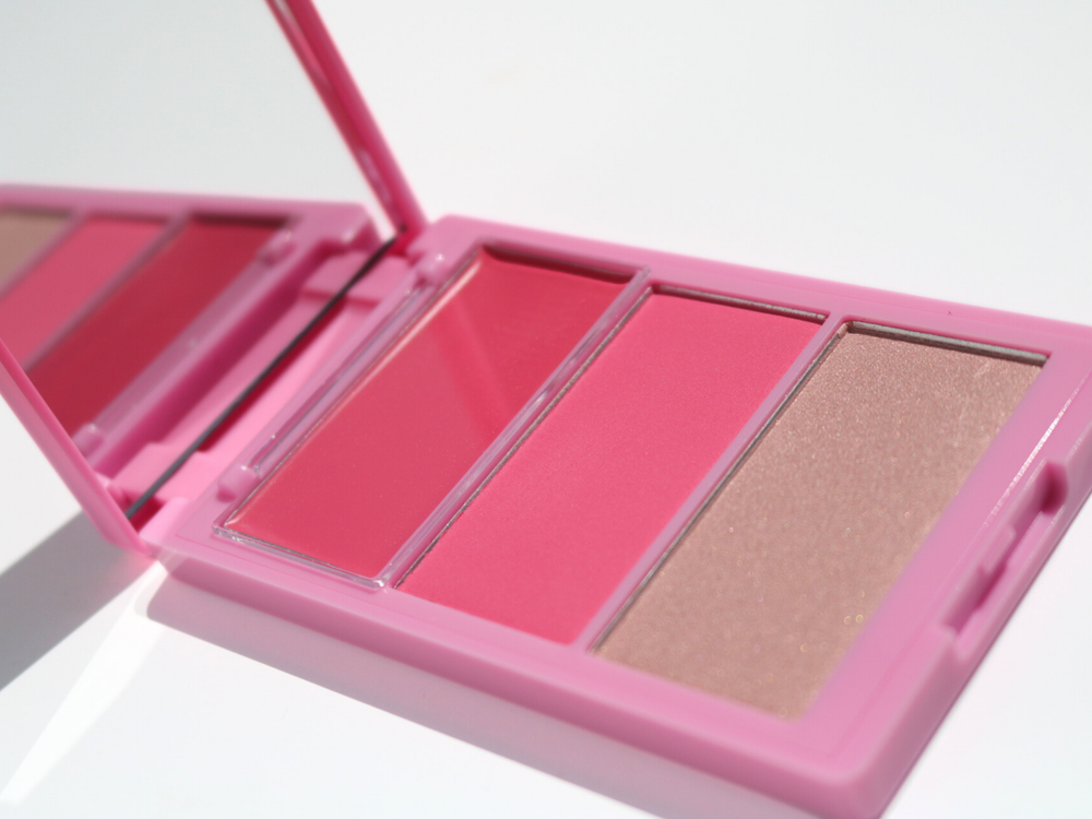 PEAR NOVA
Cheek Palette in Pink