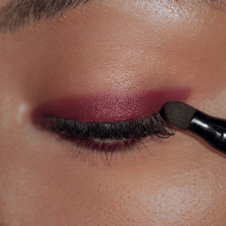 Victoria Beckham Satin Kajal Liner Longwear Waterproof Eyeliner Bordeaux - a rich matte burgundy