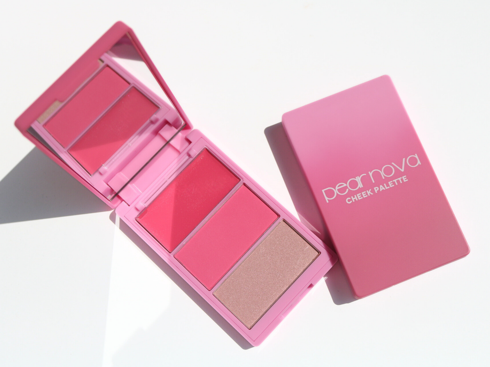 PEAR NOVA
Cheek Palette in Pink