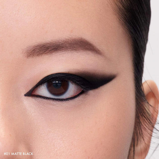 SEPHORA COLLECTION 
Waterproof 12HR Retractable Eyeliner Pencil Color: 01-Matte Black