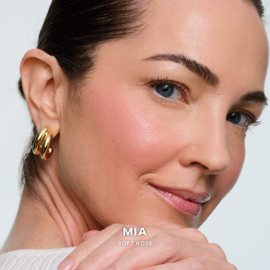 Saie 
SuperSuede™ Talc-Free Powder Blush Color: Mia - soft rose
